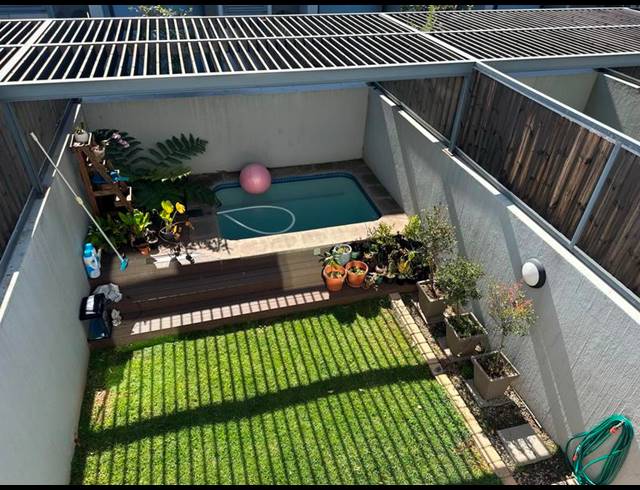 2 BEDROOM PROPERTY TO RENT IN MENLO PARK